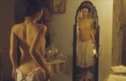 Emily Browning Nackt und Sexy. Foto - 31