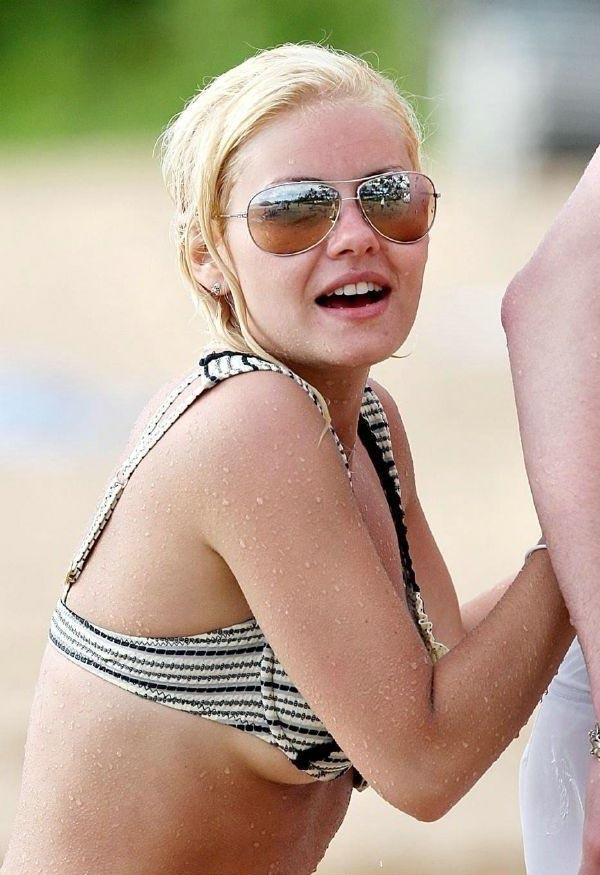 Elisha Cuthbert Nackt und Sexy. Foto - 11