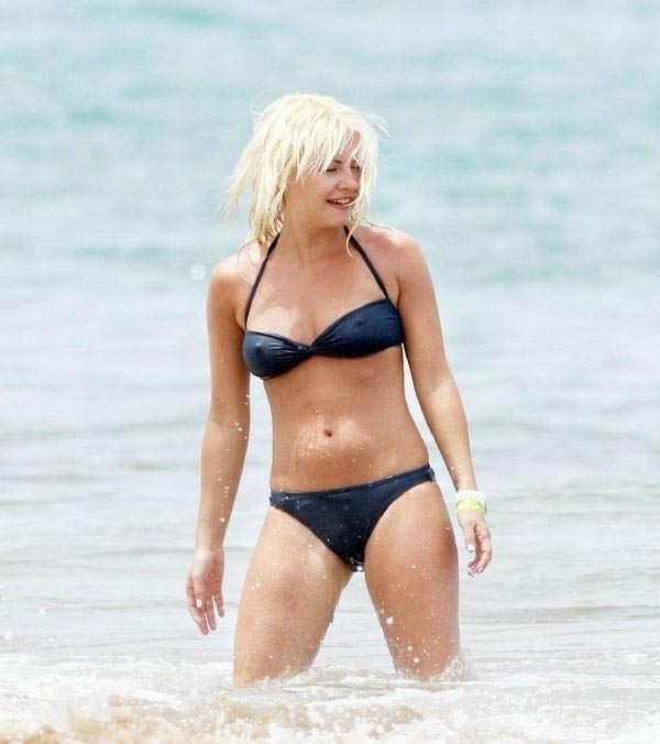 Elisha Cuthbert Nackt und Sexy. Foto - 9