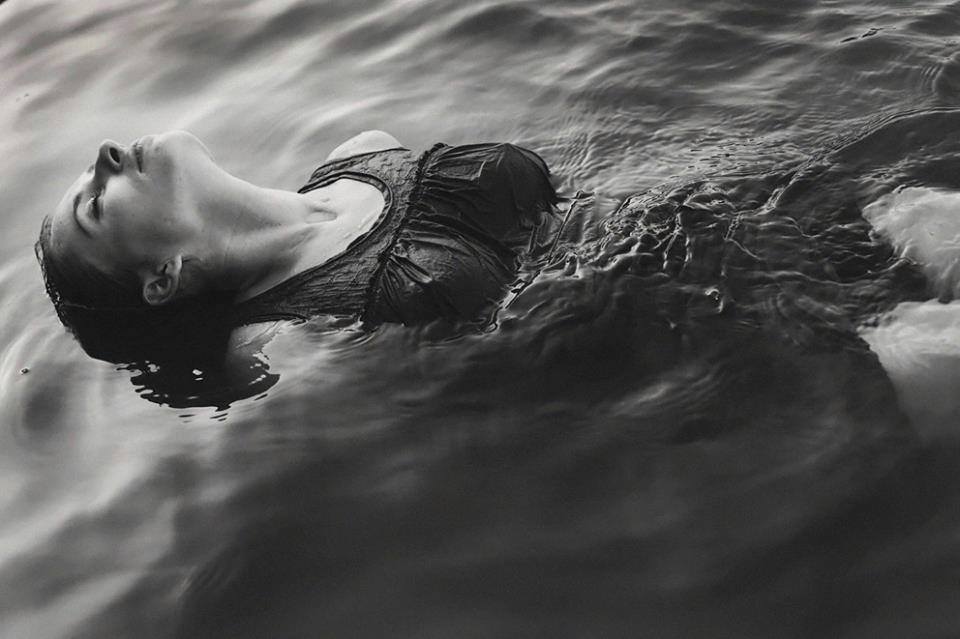 Анна Фиксова голая. Фото - 2