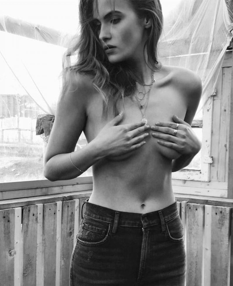 Elena Carriere Nackt und Sexy. Foto - 10