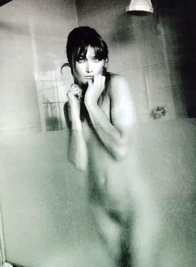 Carla Bruni Nackt und Sexy. Foto - 10