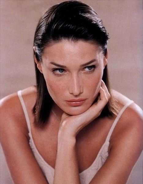 Carla Bruni Nackt und Sexy. Foto - 33