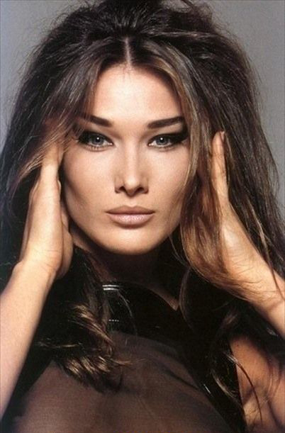 Carla Bruni Nackt und Sexy. Foto - 35