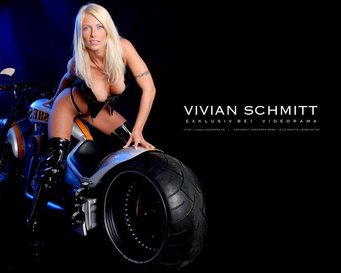 Vivian Schmitt Nackt und Sexy. Foto - 4