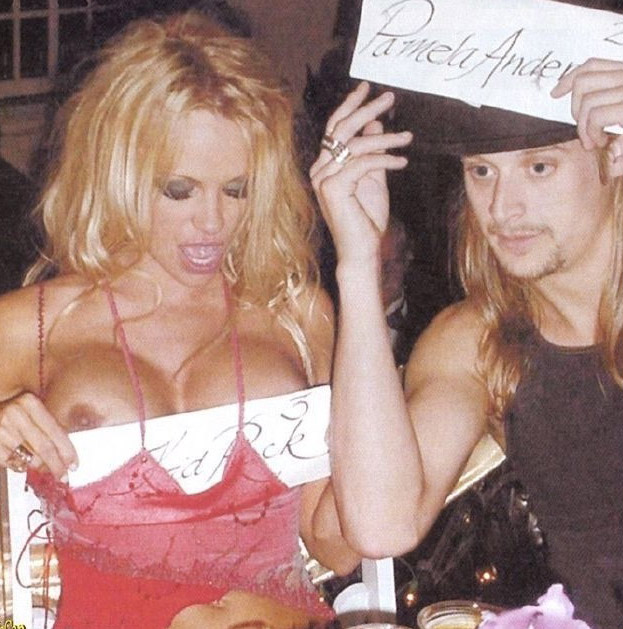 Pamela Anderson Nackt und Sexy. Foto - 71