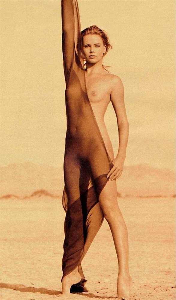 Charlize Theron Nackt und Sexy. Foto - 215