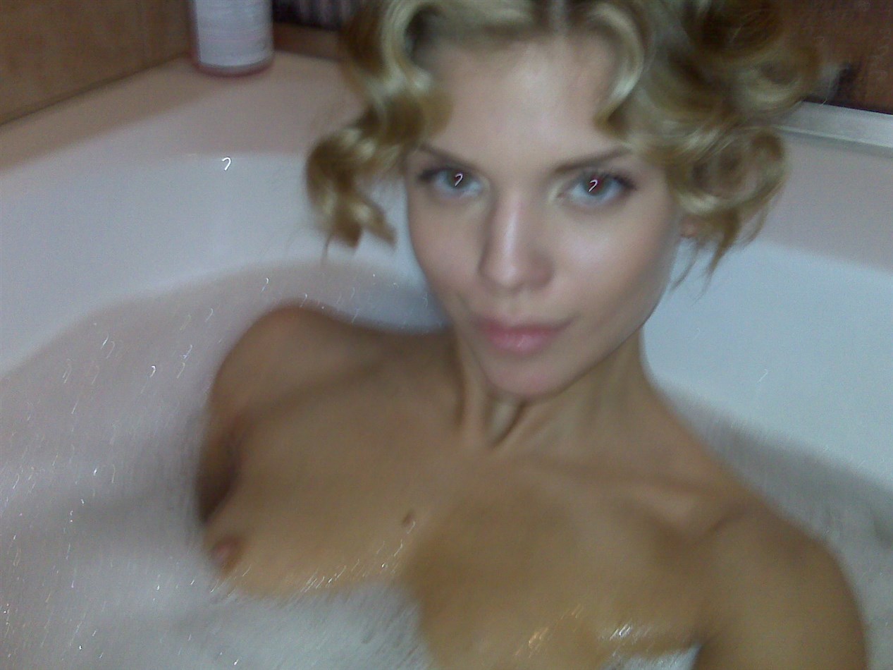 AnnaLynne McCord Nackt und Sexy. Foto - 2