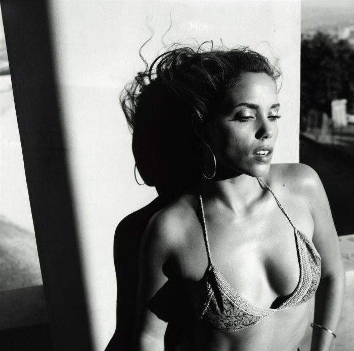 Elizabeth Berkley Nackt und Sexy. Foto - 21